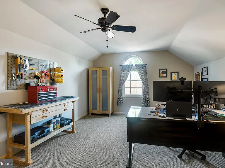 37 Rampart Dr — Photo 22