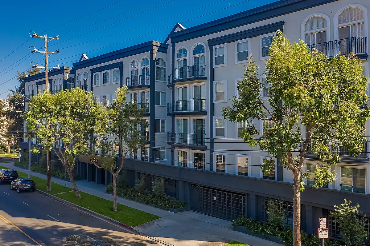 8888 Residences At The Villas on Third — Photo 3