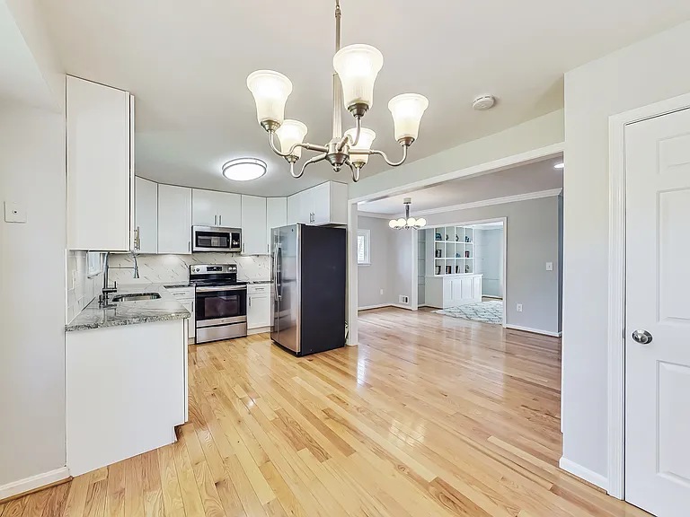 9802 Campbell Dr — Photo 18