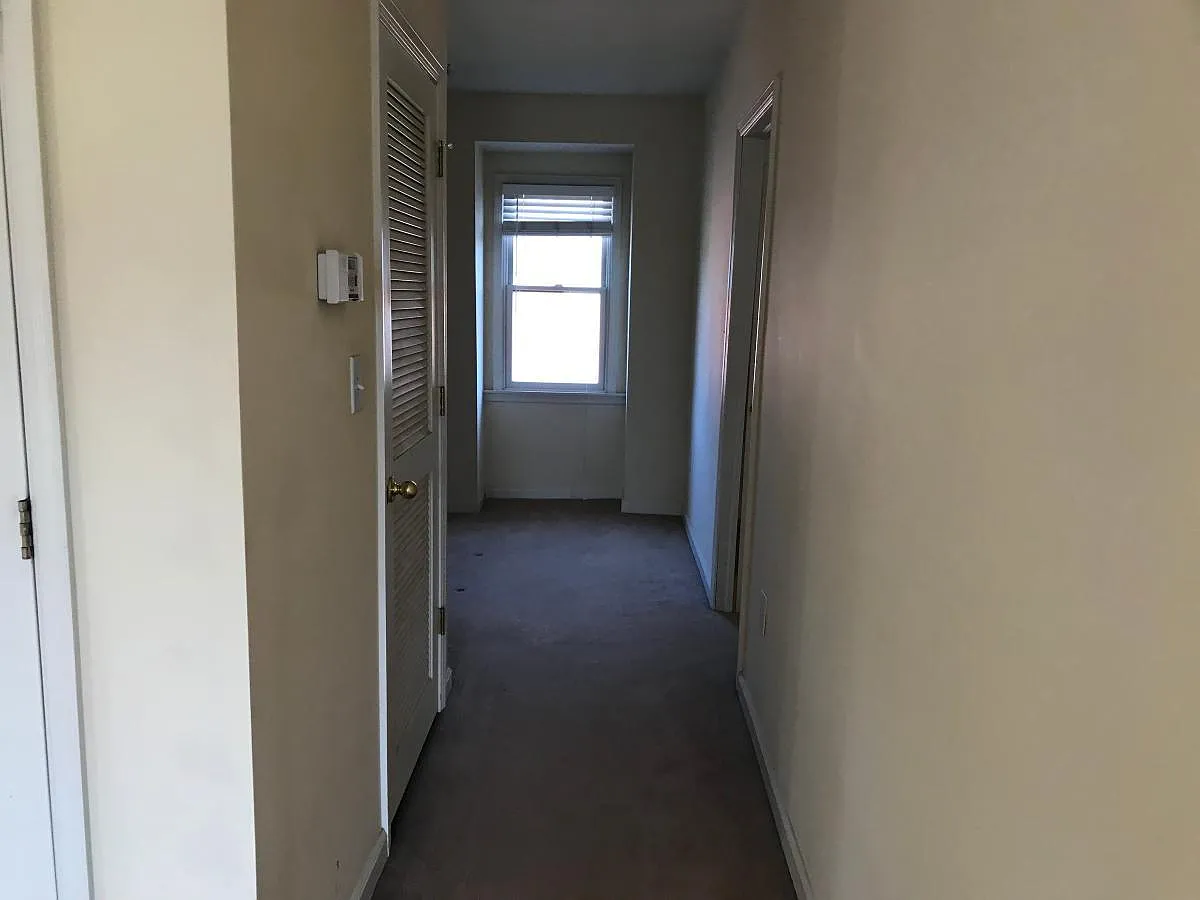 Hallway to Kitchen/Dining Room from Family Room - 48 W Broad St #2