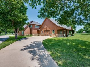 1922 Burkett Ct, Granbury, TX 76033