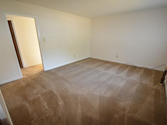 4th image of 105 Archdale Dr