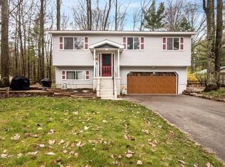 10320 Wildwood Rd, Interlochen, MI 49643