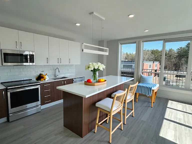Residences at Sharon Gallery — Photo 26