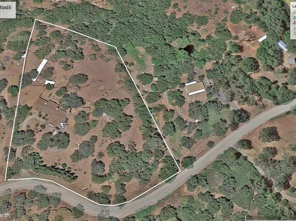 49901 Daffodil Ln, Squaw Valley, CA 93675