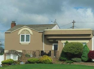 4029 Demont Rd, Seaford, NY 11783