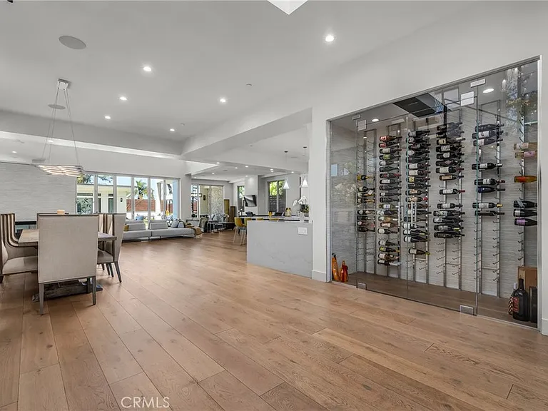 503 S Lucia Ave — Photo 4