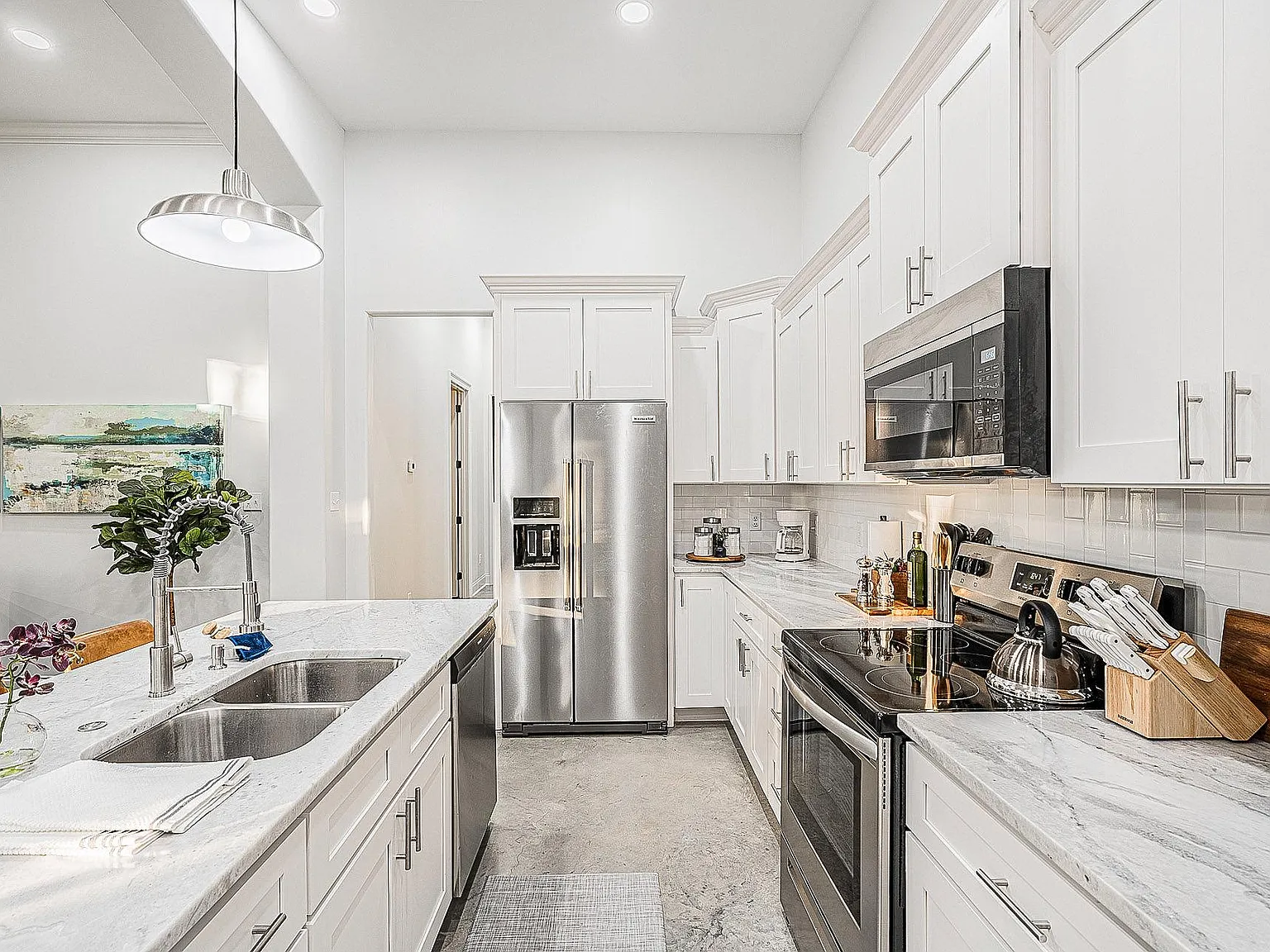 4 bed, 2017 sqft, $4,000 — Photo 2