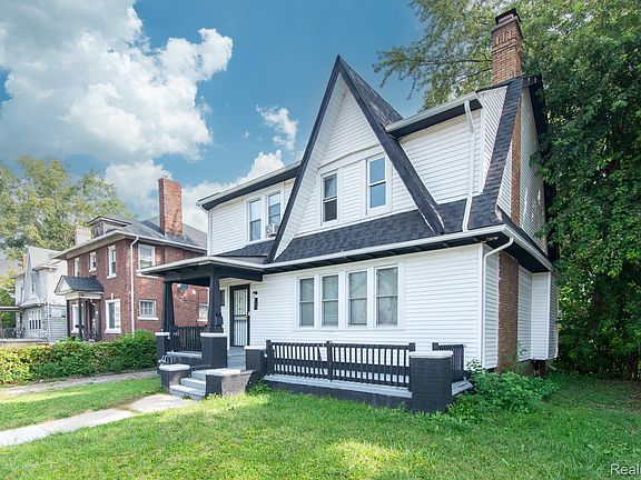 3rd image of 326 Eastlawn St