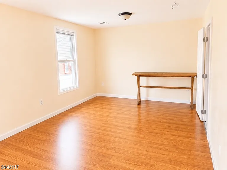316 Clifton Ave — Photo 12