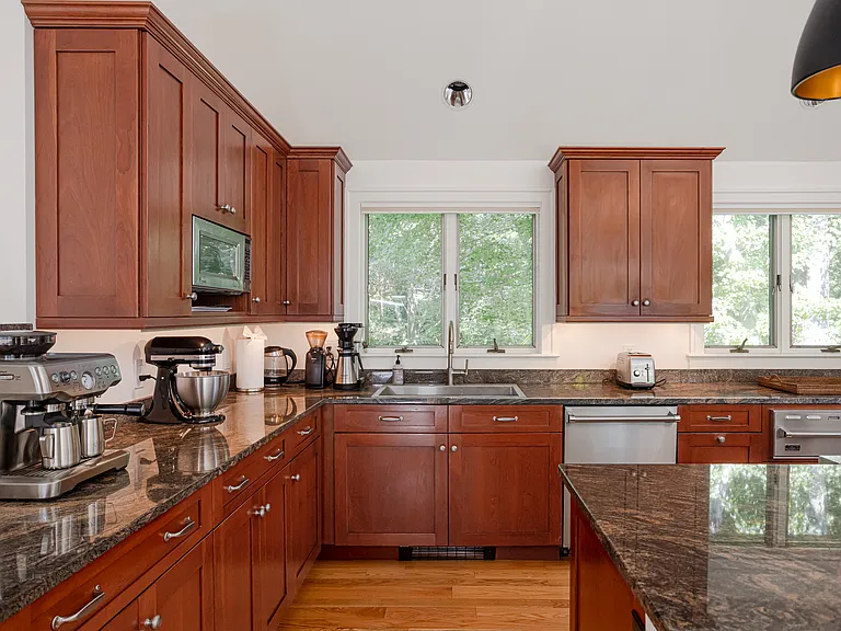 72 Ledge Rd — Photo 6