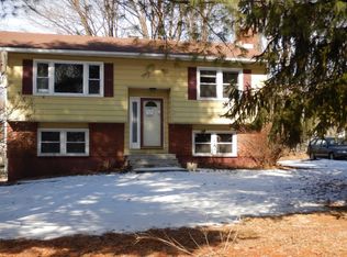 5 Mahar Dr, Poughkeepsie, NY 12601