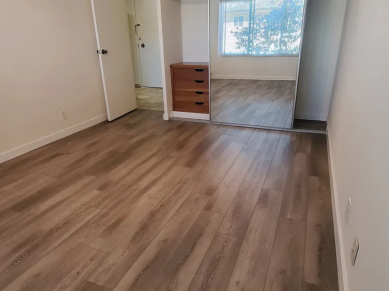 2000 Trousdale Drive — Photo 8