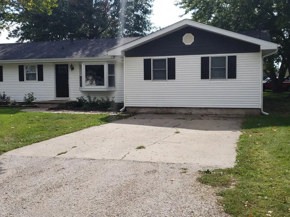 1 Sunset Ct, Oreana, IL 62554