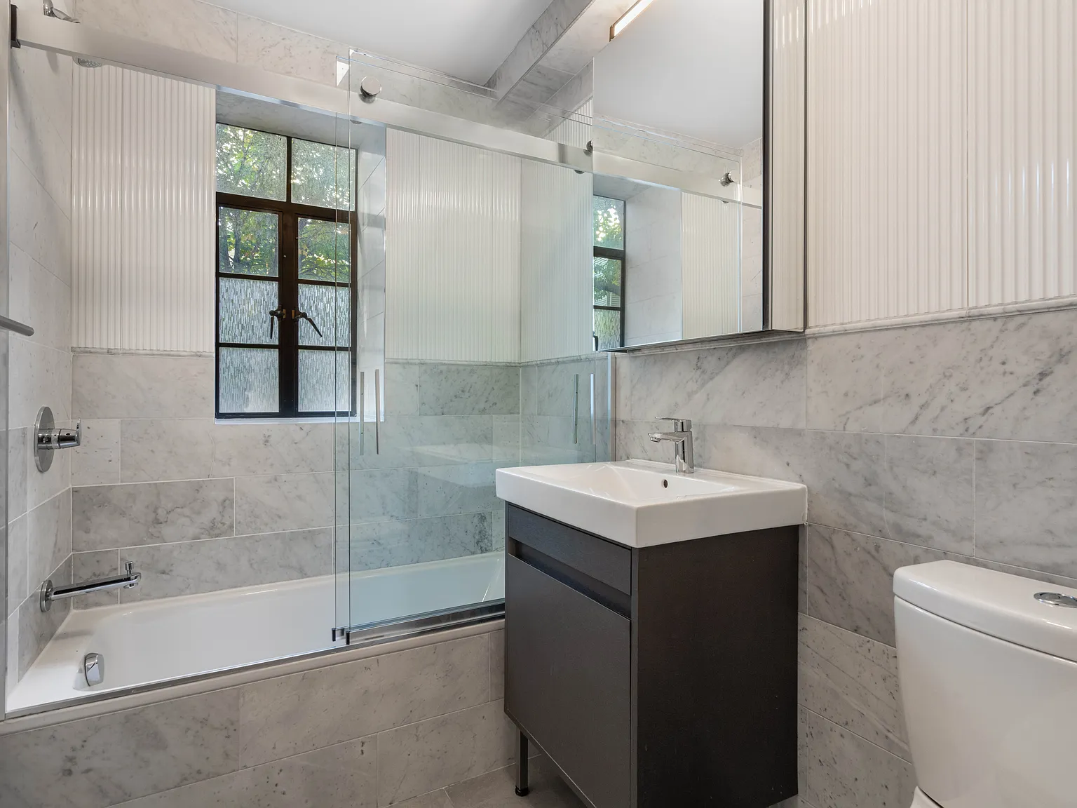 25 Monroe Place — Photo 3