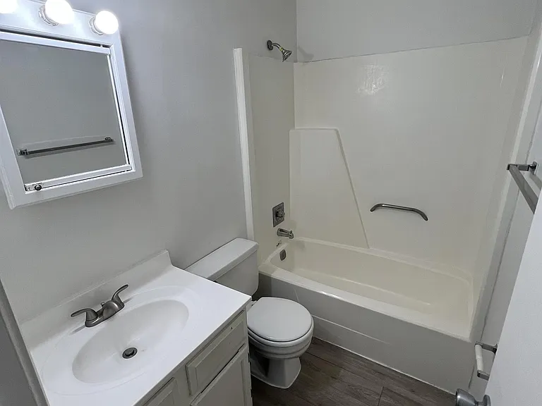 2302 E Glendale Blvd #2 — Photo 8