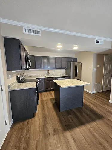 Pine View Apartments Photo 1