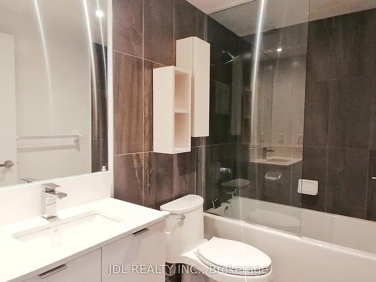 195 Redpath Ave #807 — Photo 3
