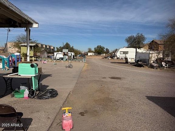3rd image of 502 E Roeser Road