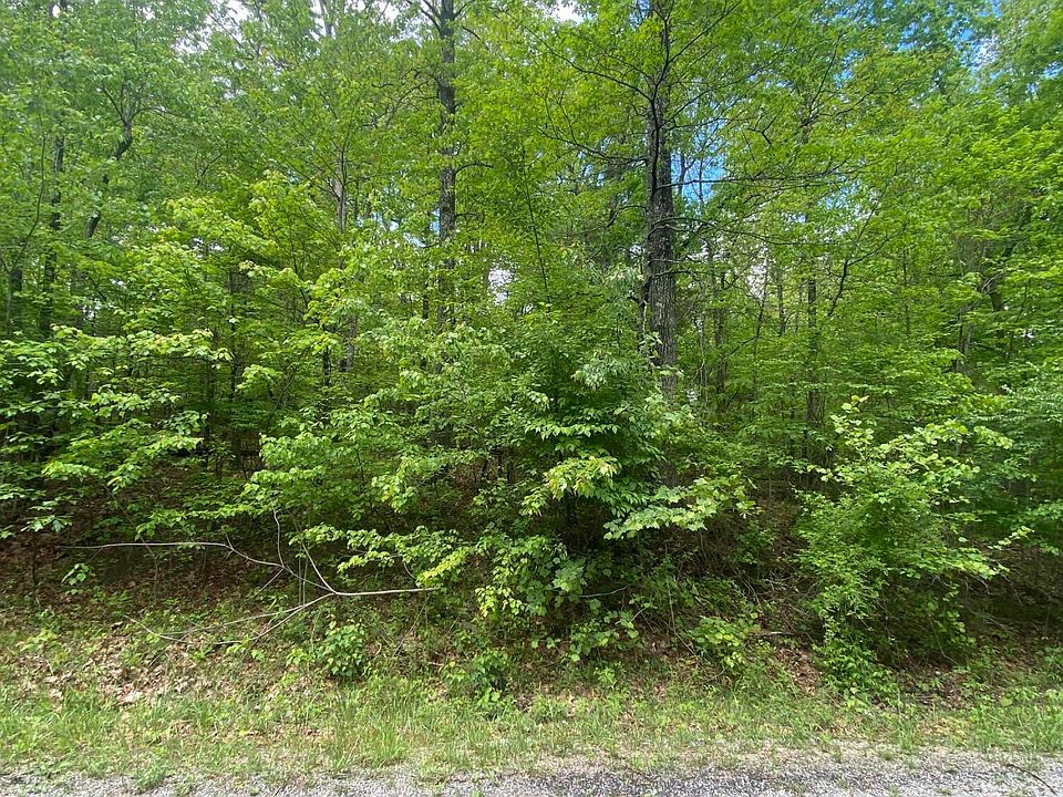 2nd image of 610 Catawba Ln