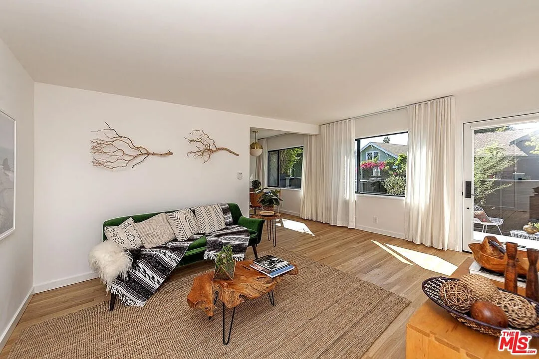 1 bed, 1.0 bath, $3,500 — Photo 1