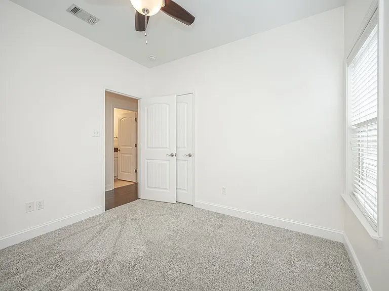 931 Old Towne St — Photo 20