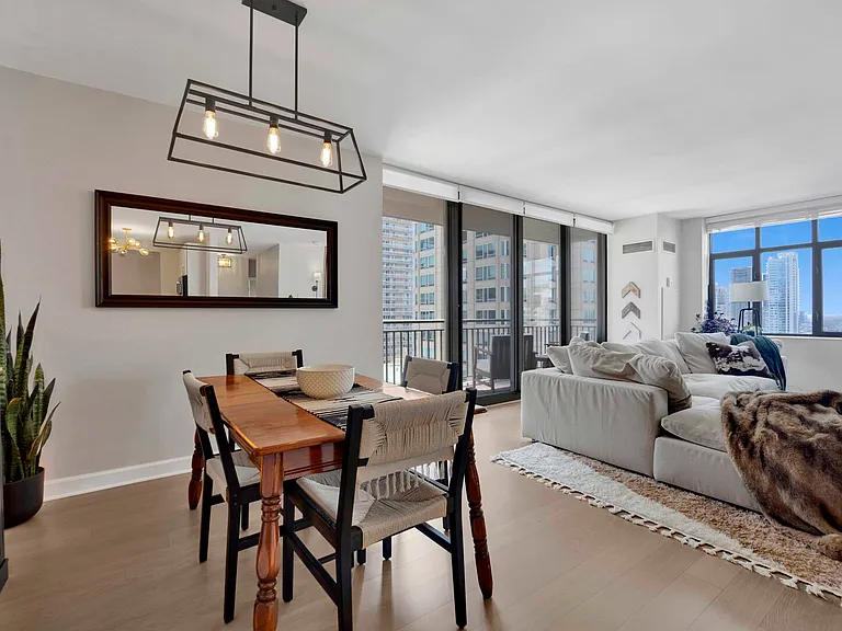 630 N State St #2208 — Photo 14