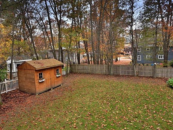 3rd image of 36 Storeybrook Dr