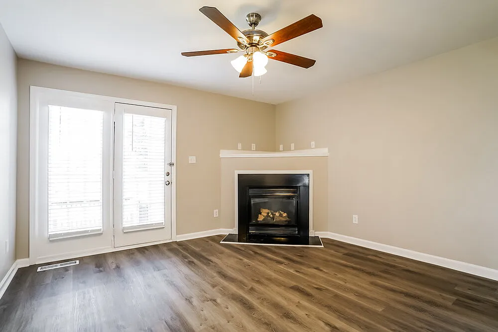 3 bed, 2.0 bath, 1250 sqft, $1,950 — Photo 4