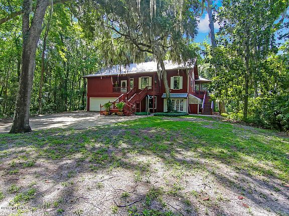 Gorgeous trees surround the main house