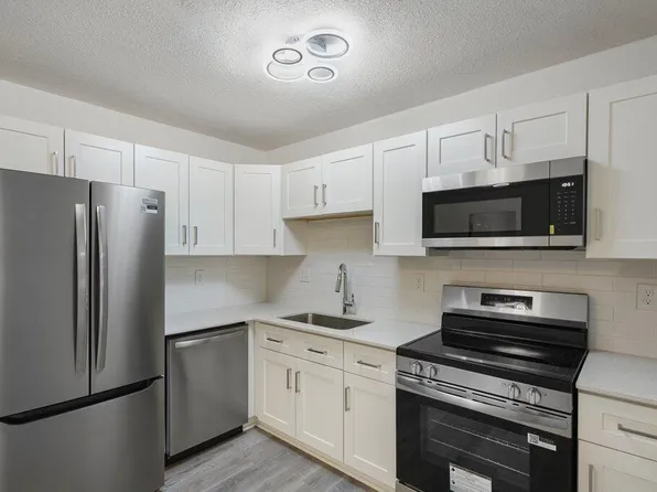 911 SE Dolphin Drive, Stuart, FL 34996