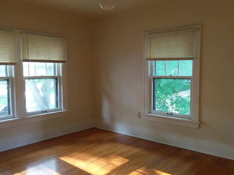 401 W Pennsylvania Ave — Photo 17
