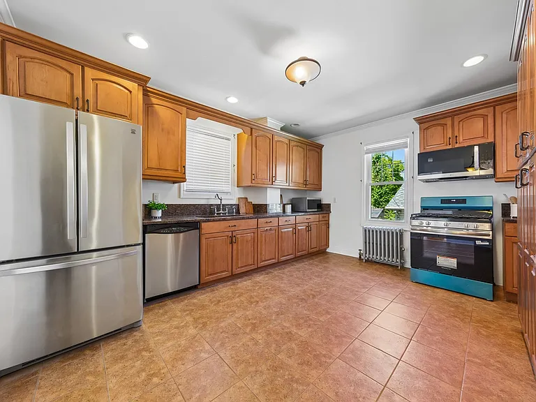 26 Lafayette Ave — Photo 13