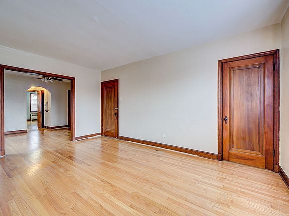 4th image of 3828 Chippewa St
