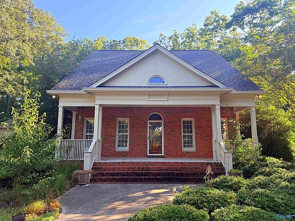 2nd image of 20 Savannah Cir