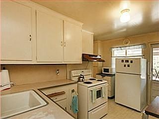 4th image of 810 San Pedro Ave