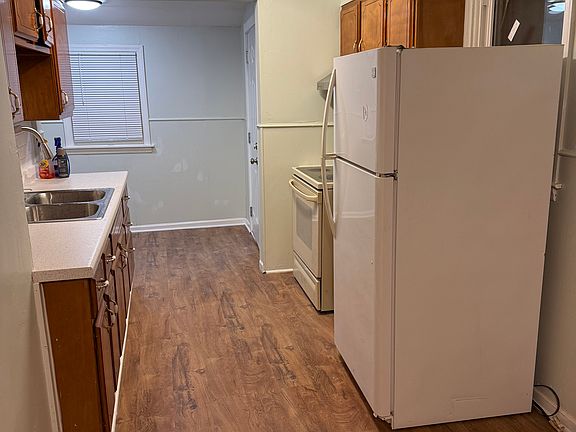 3rd image of 2808 E 8th St