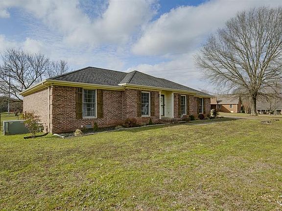 3rd image of 207 Brookhaven Trl
