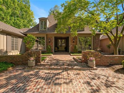 2003 W 69th Ter, Mission Hills, KS, 66208