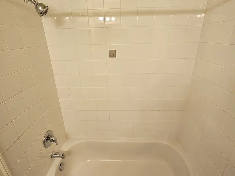 3409 Centre St N — Photo 17