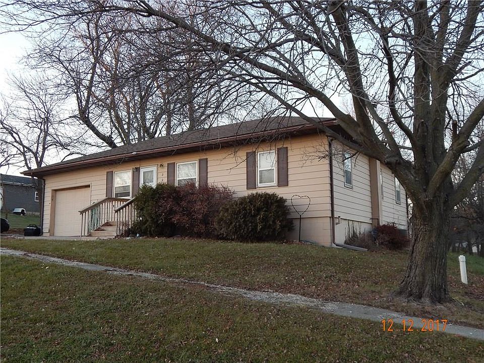2nd image of 202 E Logan St