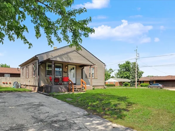 1521 Fisher St, Pekin, IL 61554