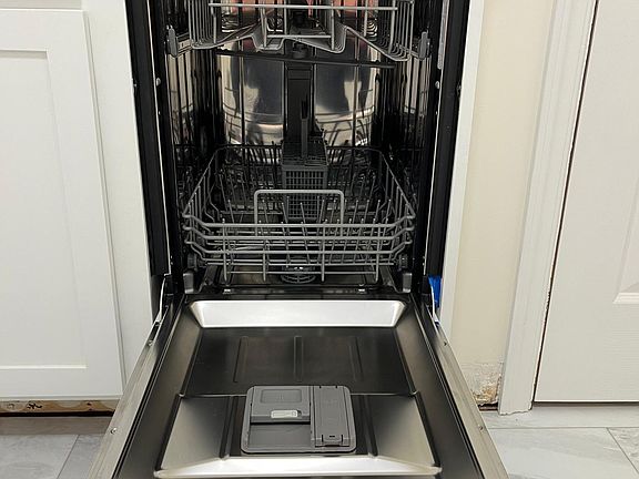 5th image of 12 Zimmerman Blvd Unit 2