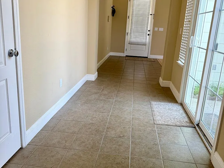 1326 Remington Ct — Photo 6
