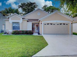 120 Paddock Ln, Greenacres, FL 33413