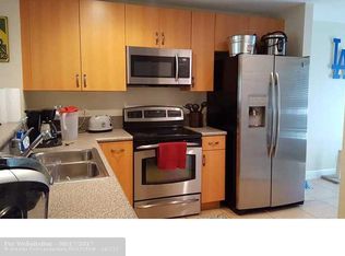 2412 SW 99th Way, Hollywood, FL 33025