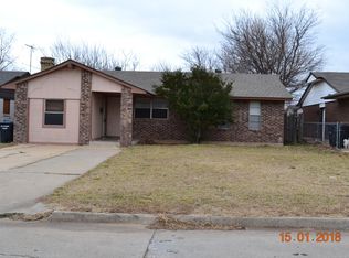1029 NW 20th St, Moore, OK 73160