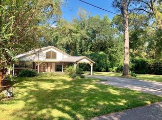 6132 Skylane Dr, Montgomery, TX 77316