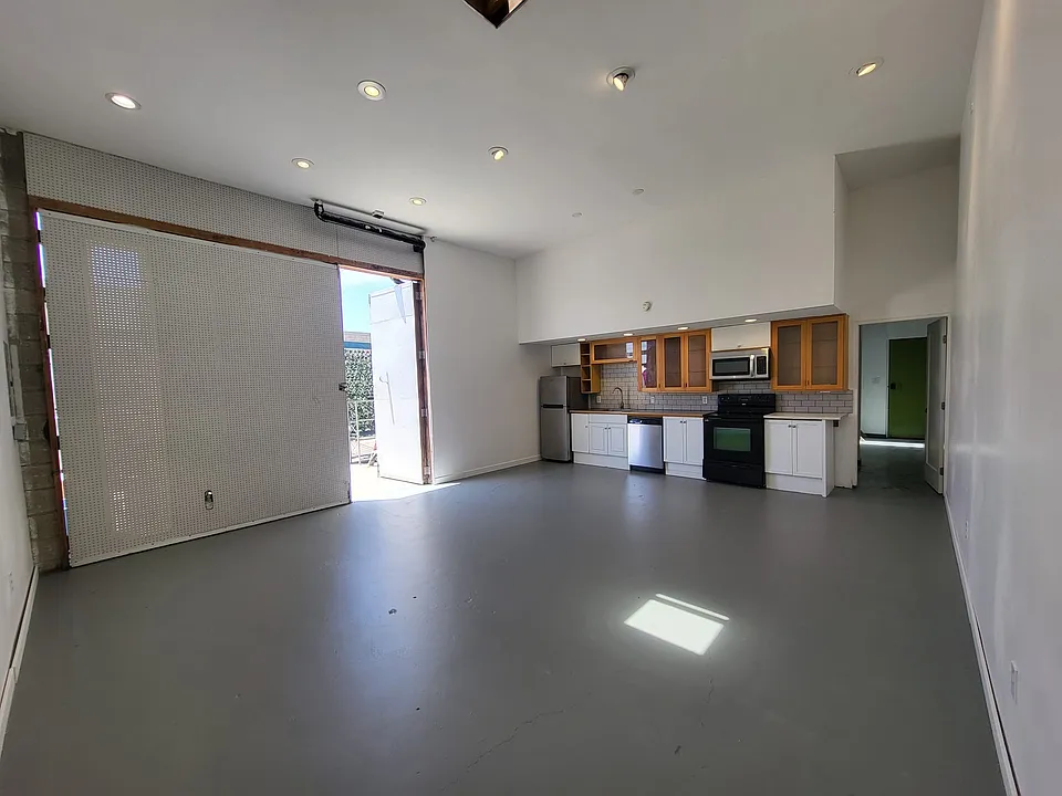2635 Logan Ave #2635