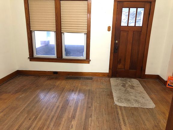 5th image of 907 Cotton St